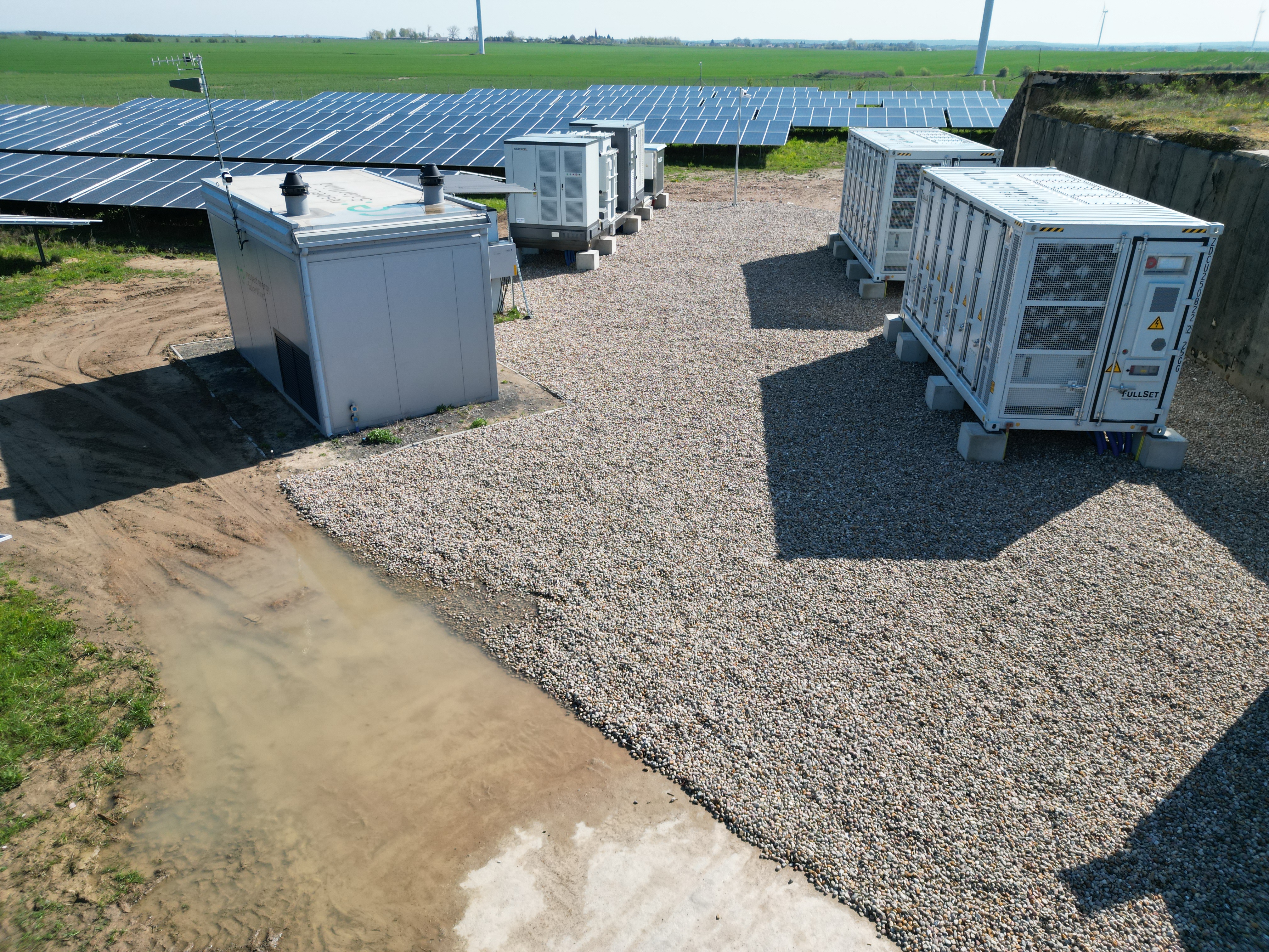BESS Drzeńsko 3 MW 6 MWh — gotowa instalacja, kontenery LFP